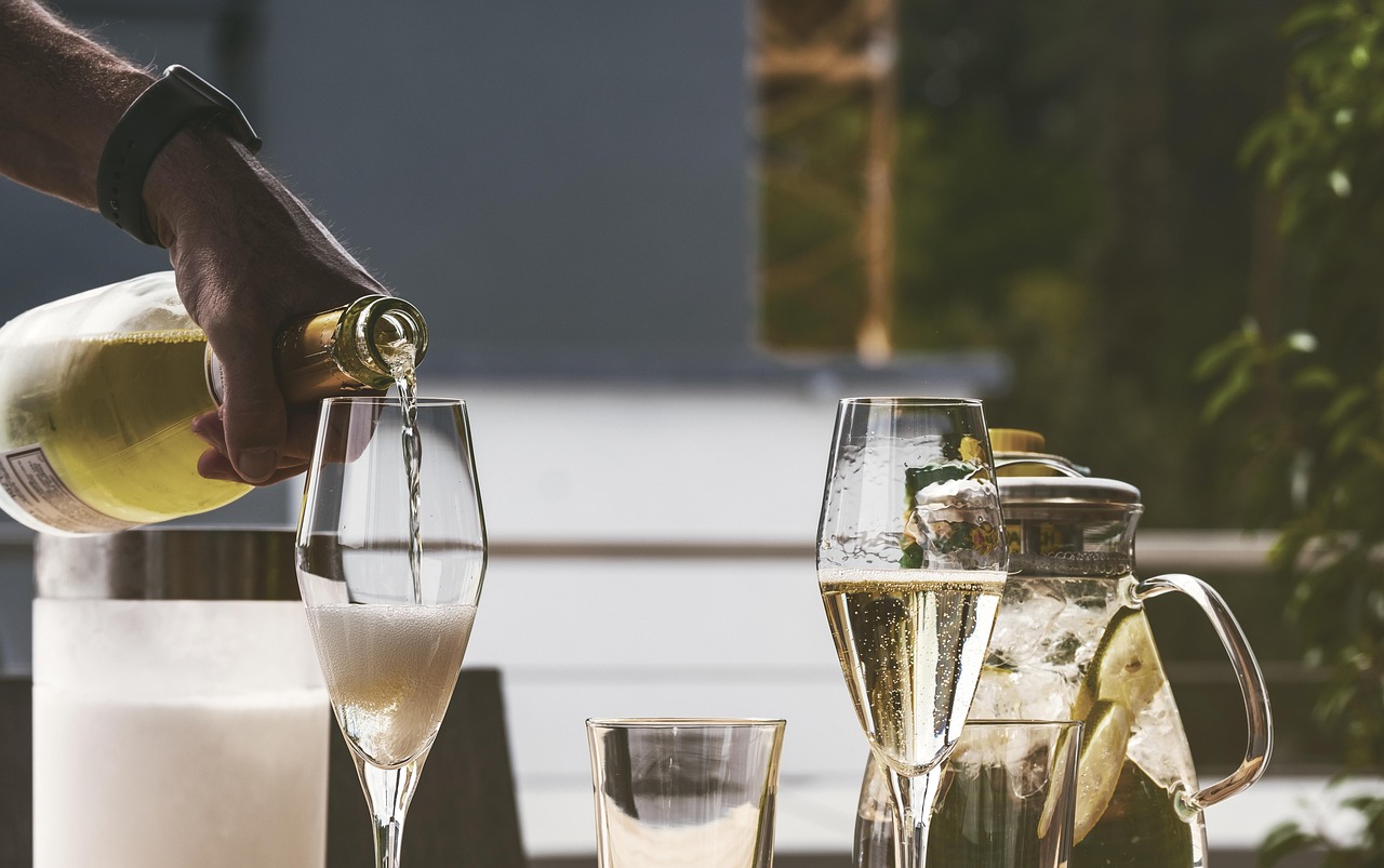 酵素ドリンクをアルコールと一緒に飲むとどんな効果があるの？